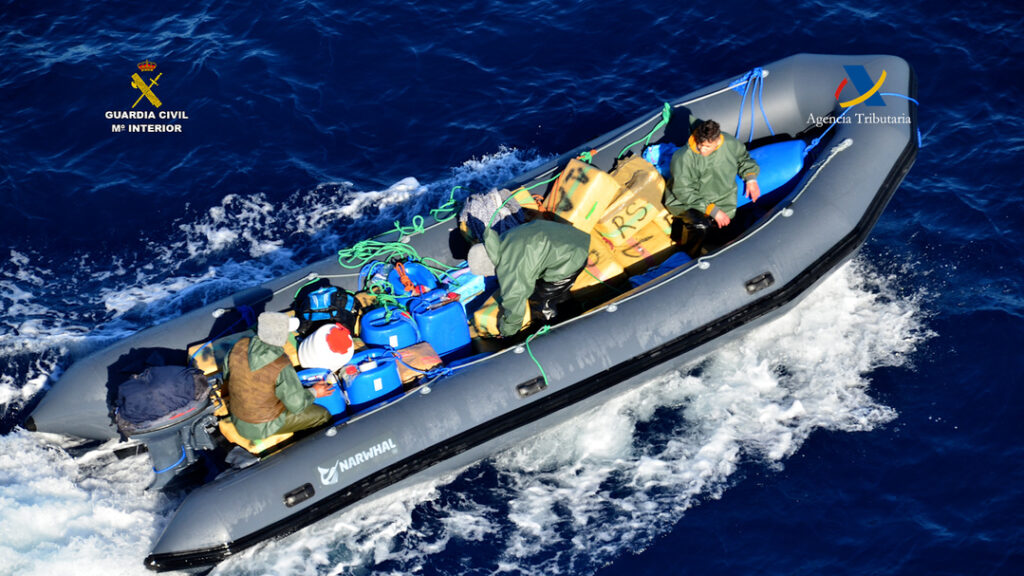 Guardia Civil y Vigilancia Aduanera incautan en costas de Santa Cruz de Tenerife 46 fardos con 1.640 kilos de hachís